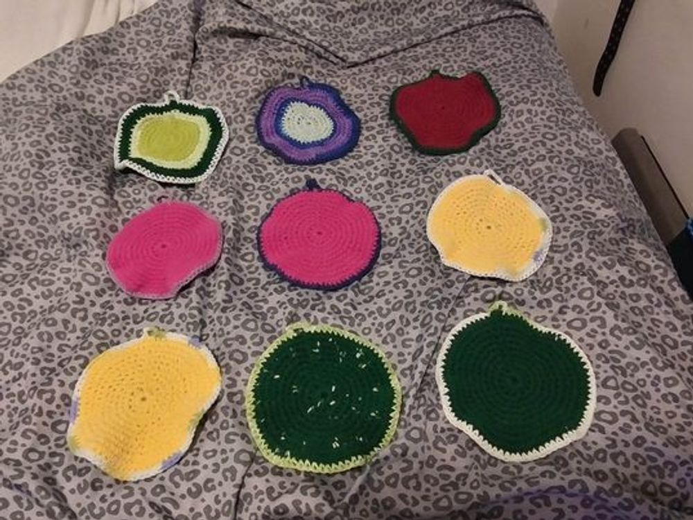 Cotton yarn double sided round potholder/trivet 